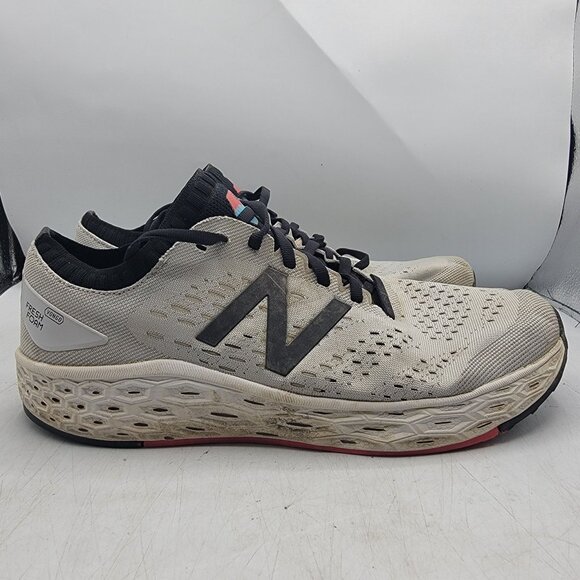 New Balance Fresh Foam Vongo V4 Mens 10 White Black Running Athletic Shoes MVNGO